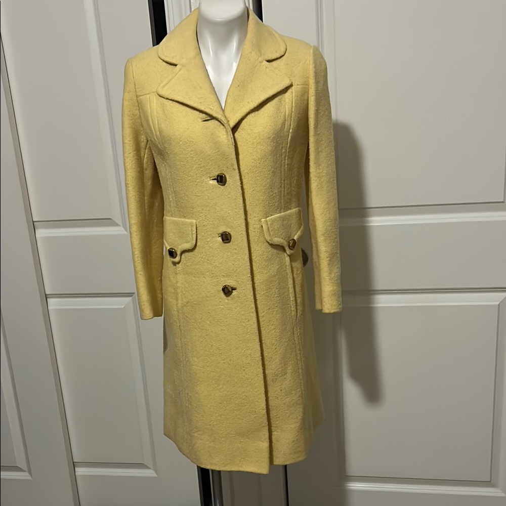 IMAGNAN  Vintage Trench Coat with Notched Lapel and Tailored Silhouette